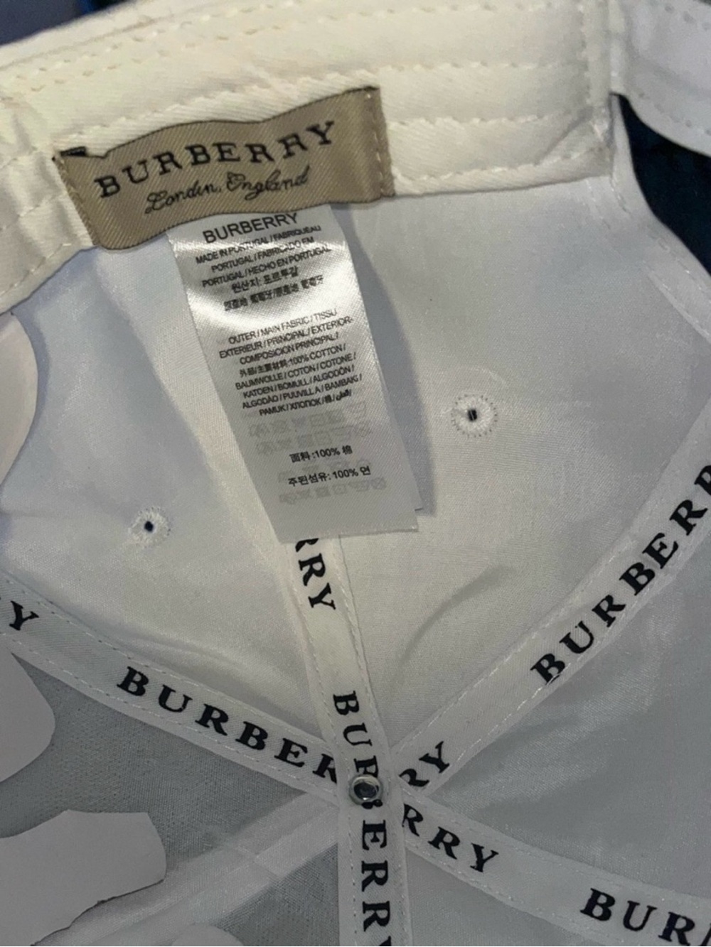 Burberry White Cap with Black Logo Detail - Picture 5 of 6